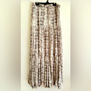 Club Monaco maxi skirt. Size 8.